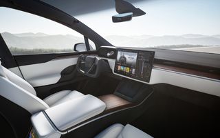 Șoferii Tesla pot accesa jocuri video pe sistemul multimedia în timpul condusului