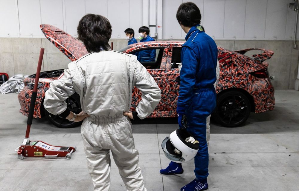 Imagini cu prototipul viitoarei Honda Civic Type R din timpul testelor - Poza 6