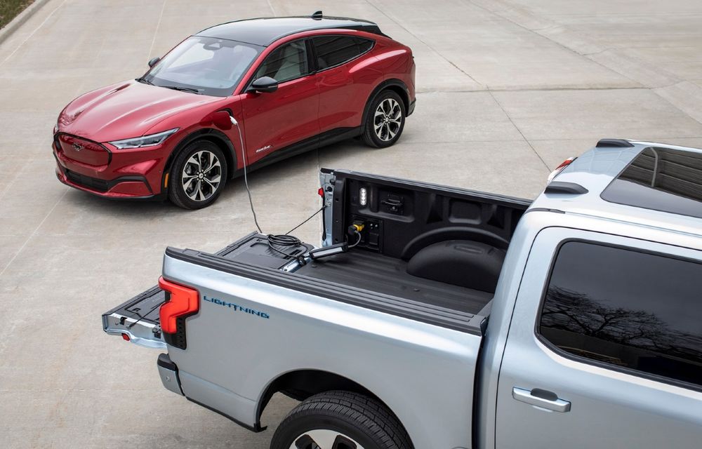 Camioneta electrică Ford F-150 Lightning va putea încărca și alte mașini electrice - Poza 2