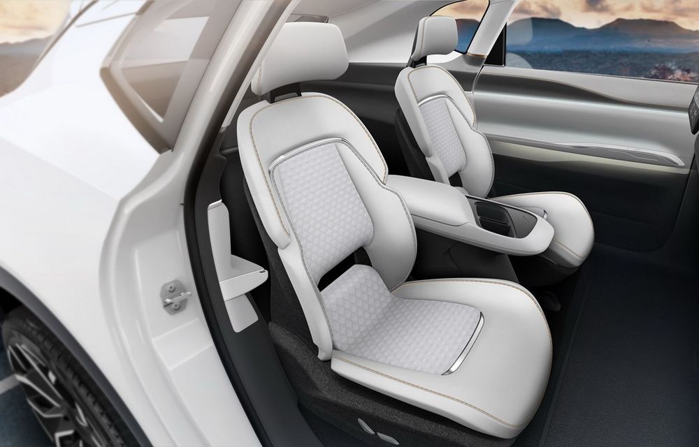 Chrysler prezintă conceptul electric Airflow. Din 2028, marca americană va fi pur electrică - Poza 17