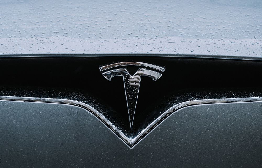 Tesla devine al doilea cel mai mare producător de mașini premium pe piața din SUA - Poza 1
