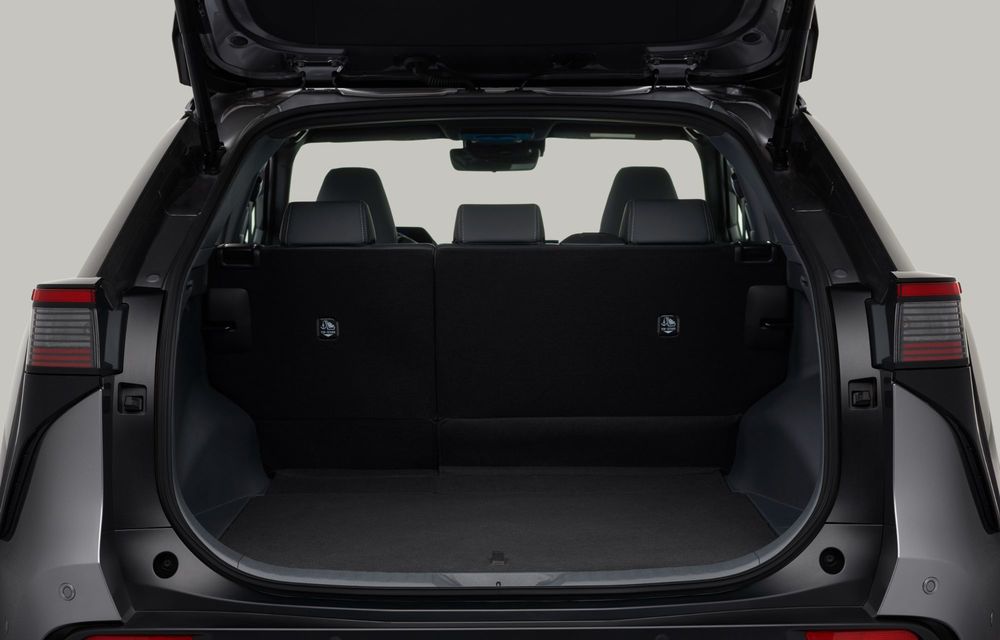 Noul SUV Toyota bZ4X inaugurează o gamă dedicată doar electricelor. Garanție de 10 ani pentru baterie - Poza 19