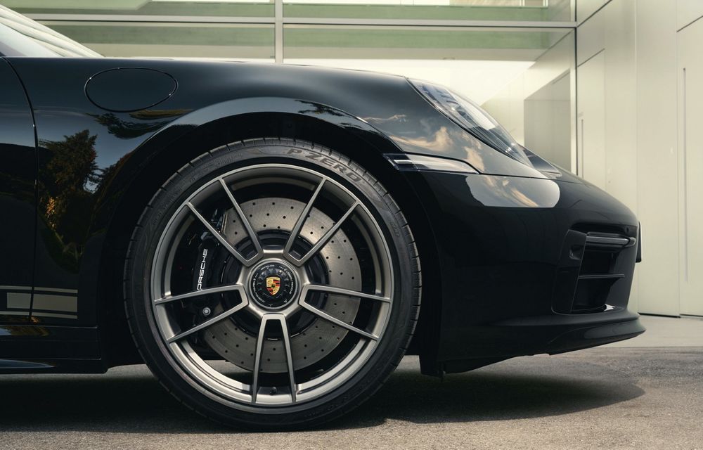 Porsche Design sărbătorește 50 de ani de existență cu un 911 Targa creat special - Poza 5