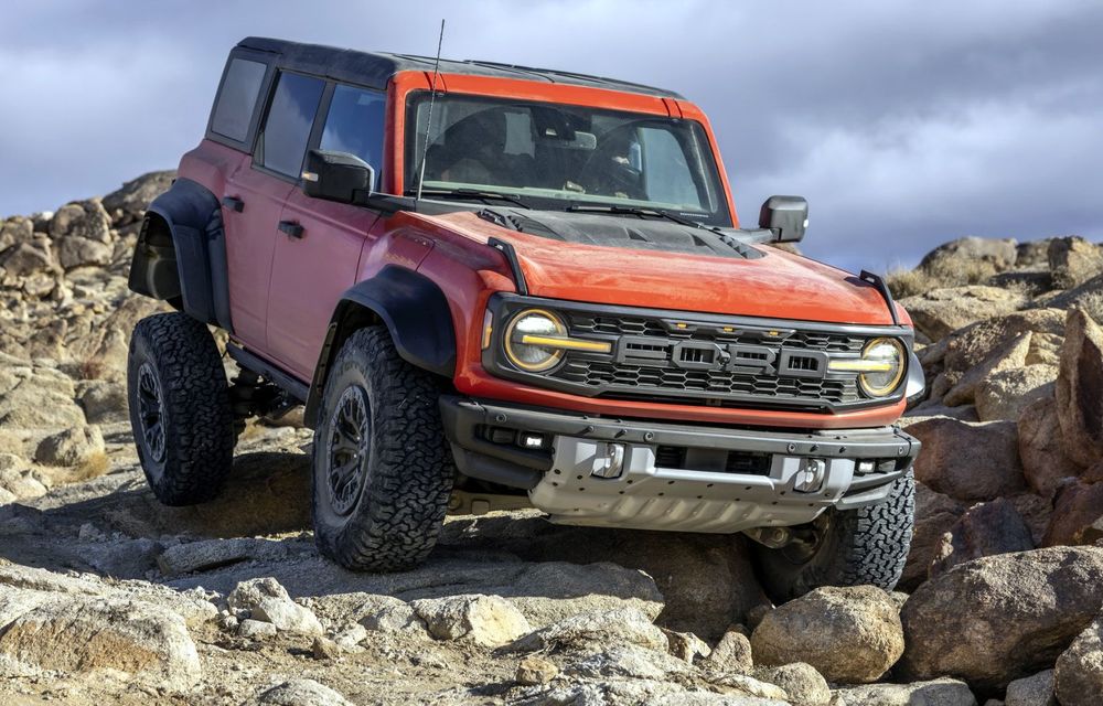Ford prezintă noul Bronco Raptor: peste 400 de cai putere și 33 cm gardă la sol - Poza 1