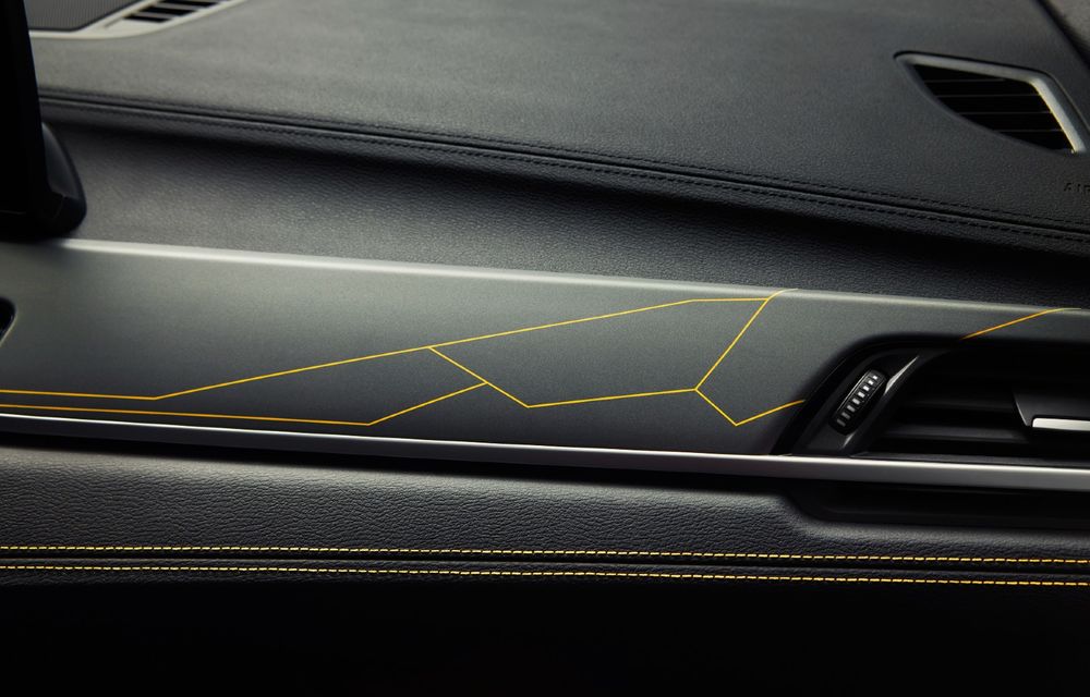 BMW lansează ediția specială X2 Edition GoldPlay, cu vopsea specială și accente aurii - Poza 6