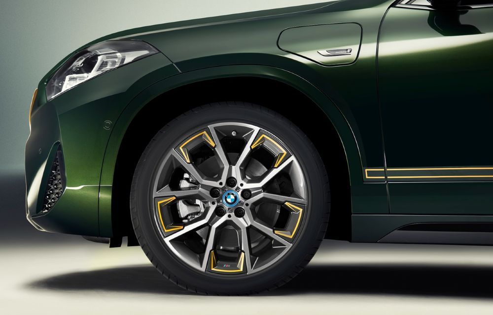 BMW lansează ediția specială X2 Edition GoldPlay, cu vopsea specială și accente aurii - Poza 3