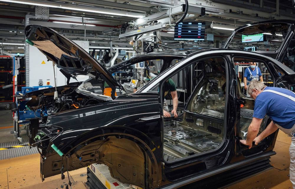 OFICIAL: Volkswagen demarează producția modelului cu zero emisii ID.5 - Poza 2