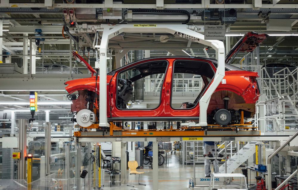 OFICIAL: Volkswagen demarează producția modelului cu zero emisii ID.5 - Poza 3