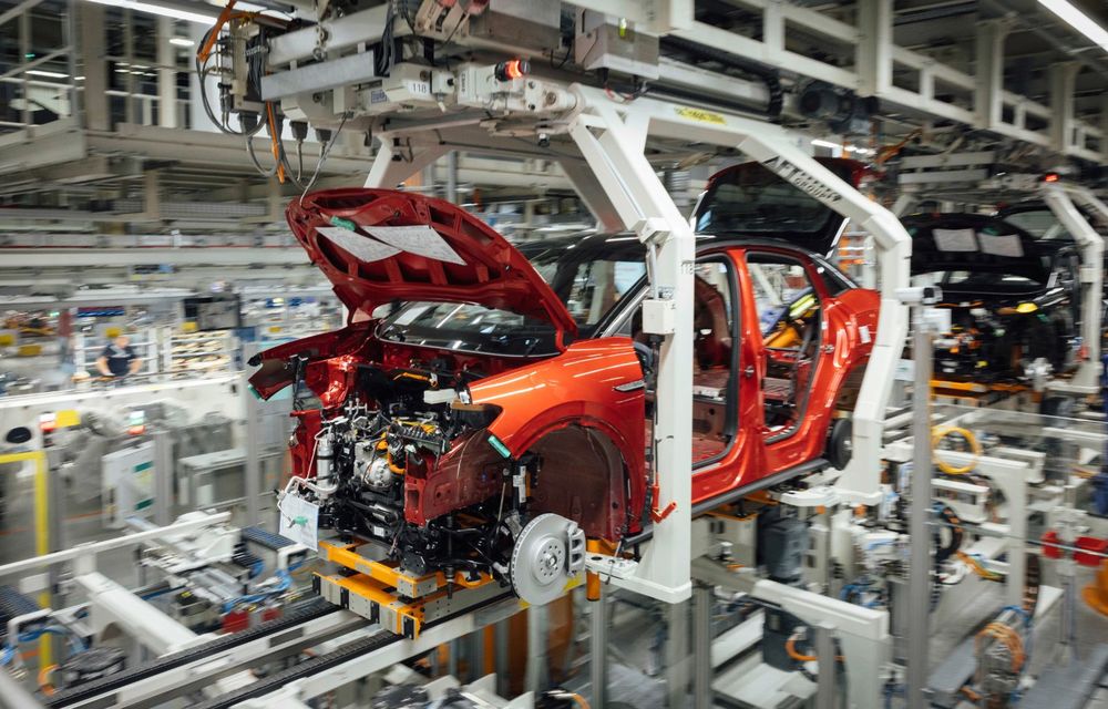 OFICIAL: Volkswagen demarează producția modelului cu zero emisii ID.5 - Poza 5