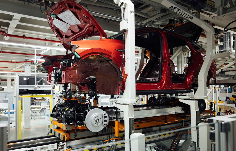 OFICIAL: Volkswagen demarează producția modelului cu zero emisii ID.5 - Poza 6