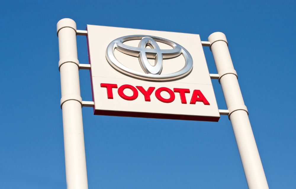 Toyota a vândut peste 10 milioane de mașini în 2021. Grupul japonez depășește VW pentru al doilea an la rând - Poza 1