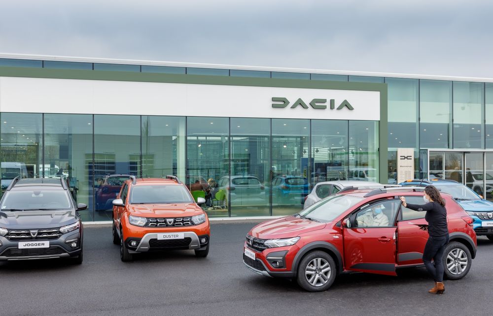 Așa arată noile showroom-uri Dacia. Noul logo va debuta pe mașinile românești în septembrie - Poza 4