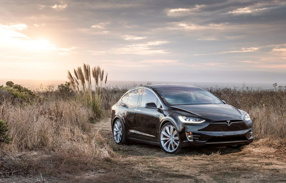 Tesla recheamă peste 500.000 de mașini din cauza sistemului sonor de avertizare pentru pietoni - Poza 1