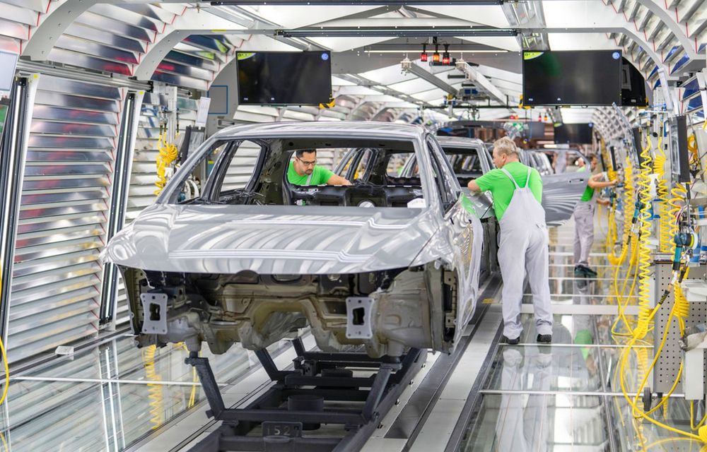 Volkswagen a pierdut peste 300.000 de mașini la uzina din Wolfsburg din cauza crizei semiconductorilor - Poza 1
