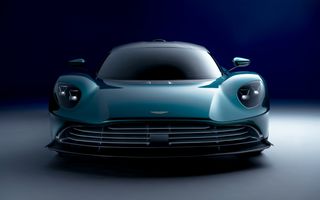Aston Martin: Supercar-ul plug-in hybrid Valhalla intră în producție în 2023