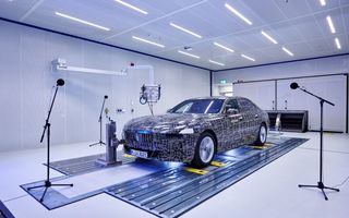 BMW publică imagini cu viitorul sedan electric i7 din timpul testelor acustice