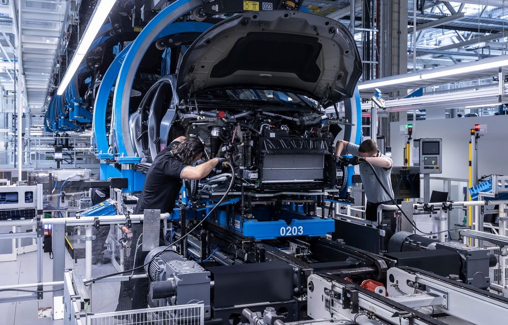 Mercedes-Benz vrea să-și mărească numărul de fabrici producătoare de mașini electrice - Poza 1