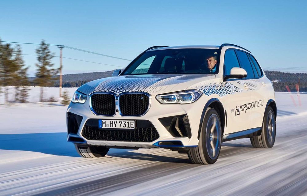 Imagini cu BMW iX5 Hydrogen în timpul testelor de iarnă: 374 CP, iar plinul de hidrogen se face în 3 - 4 minute - Poza 2