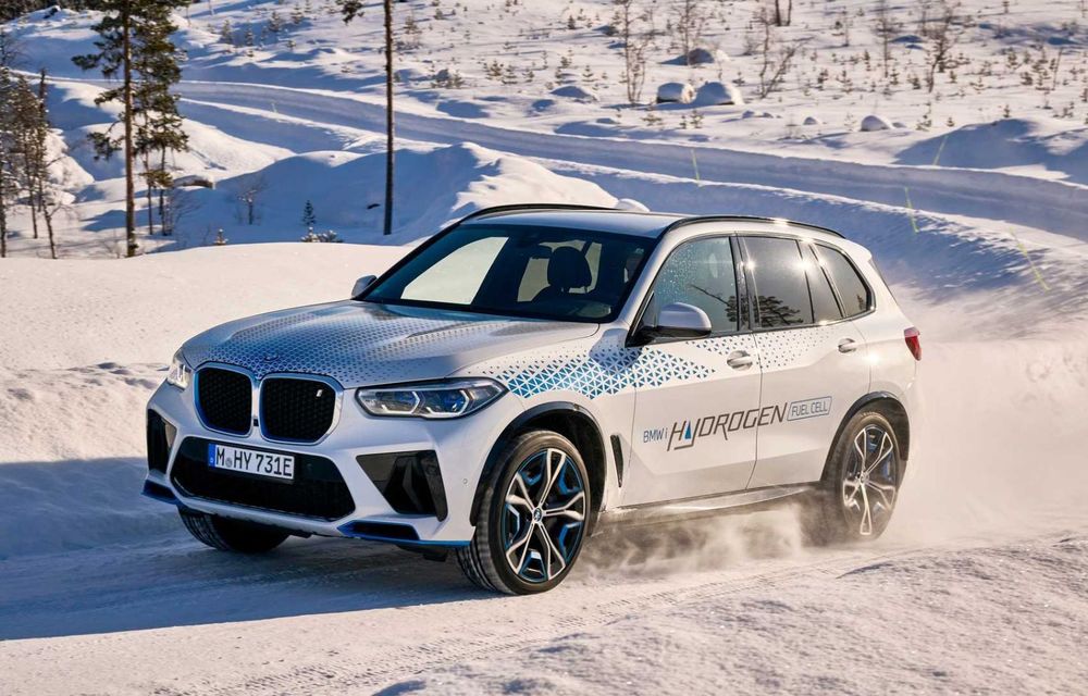Imagini cu BMW iX5 Hydrogen în timpul testelor de iarnă: 374 CP, iar plinul de hidrogen se face în 3 - 4 minute - Poza 4
