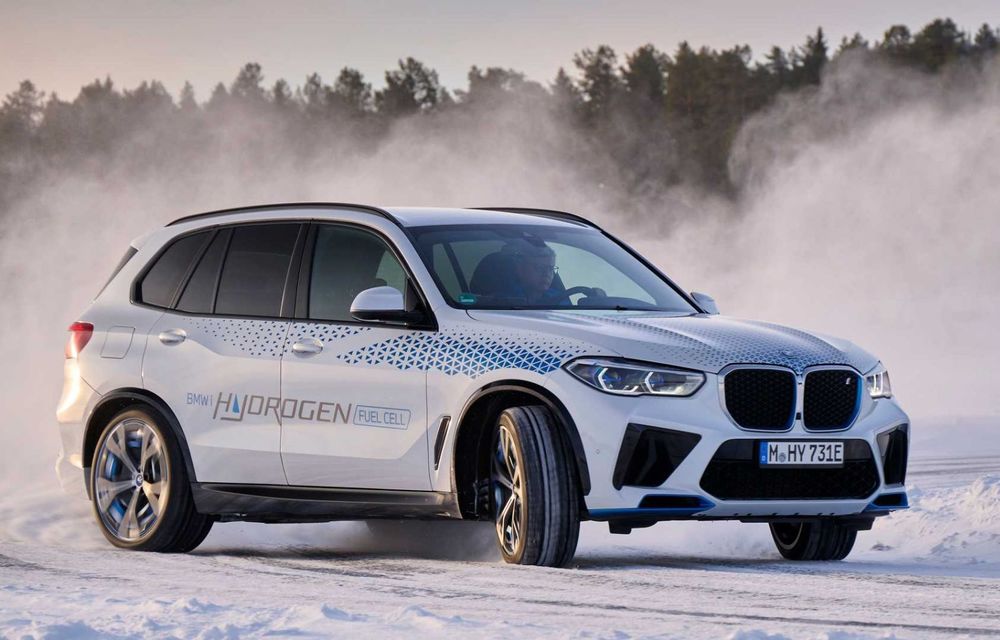 Imagini cu BMW iX5 Hydrogen în timpul testelor de iarnă: 374 CP, iar plinul de hidrogen se face în 3 - 4 minute - Poza 5