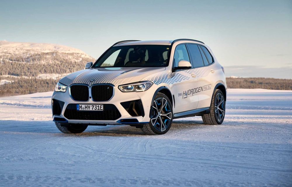 Imagini cu BMW iX5 Hydrogen în timpul testelor de iarnă: 374 CP, iar plinul de hidrogen se face în 3 - 4 minute - Poza 8