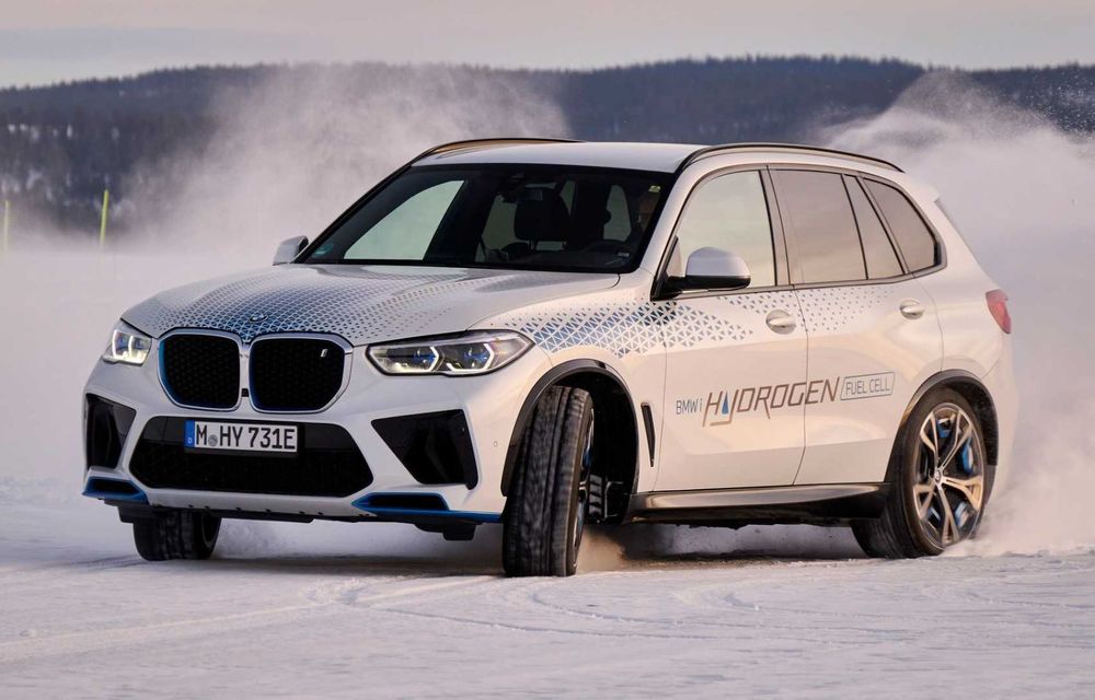 Imagini cu BMW iX5 Hydrogen în timpul testelor de iarnă: 374 CP, iar plinul de hidrogen se face în 3 - 4 minute - Poza 9