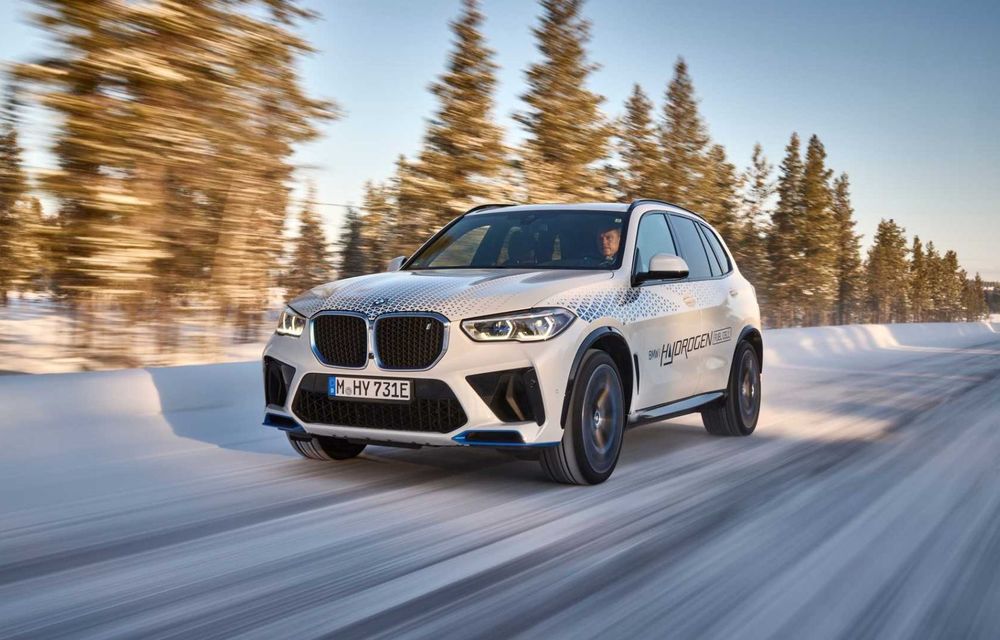Imagini cu BMW iX5 Hydrogen în timpul testelor de iarnă: 374 CP, iar plinul de hidrogen se face în 3 - 4 minute - Poza 7
