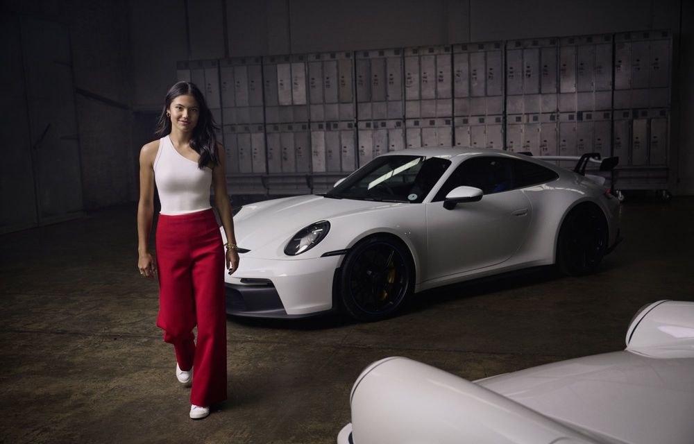 Emma Răducanu, jucătoarea de tenis cu origini românești, a devenit ambasador Porsche - Poza 5