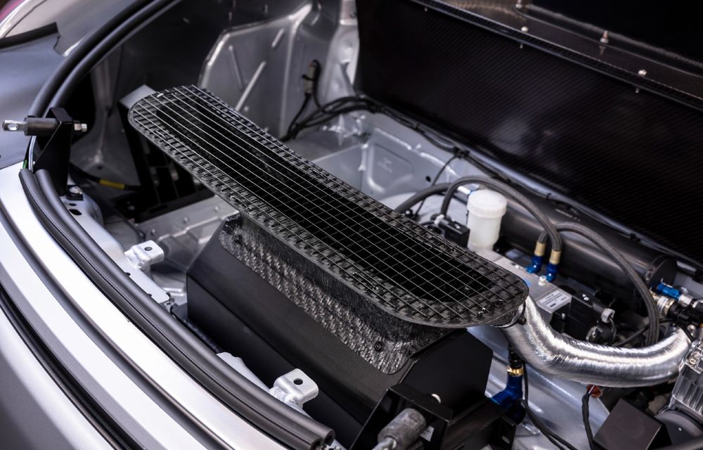 Noul Mercedes-AMG GT Track Series. Motor V8 de 724 de cai putere și producție limitată la 55 de exemplare - Poza 12
