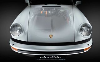 Un Porsche 911 clasic, transformat în mașină electrică de către o firmă din Bulgaria