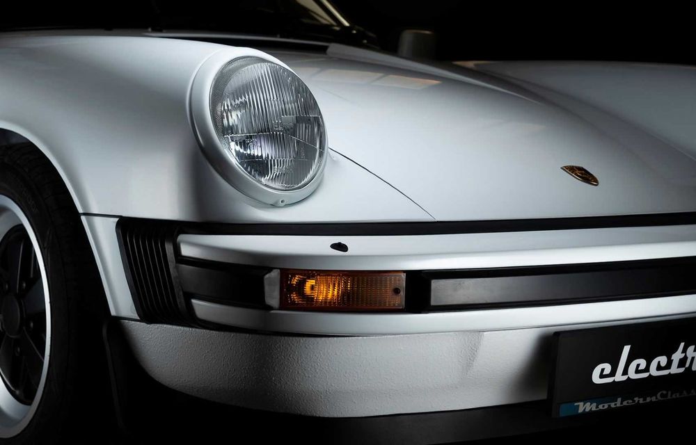 Un Porsche 911 clasic, transformat în mașină electrică de către o firmă din Bulgaria - Poza 2
