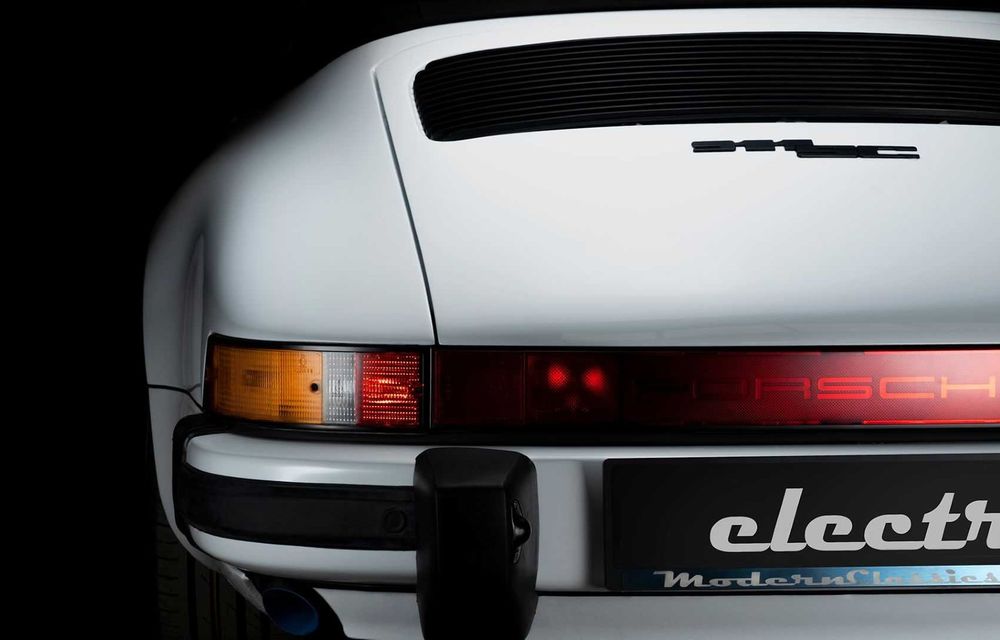 Un Porsche 911 clasic, transformat în mașină electrică de către o firmă din Bulgaria - Poza 4