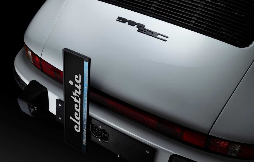 Un Porsche 911 clasic, transformat în mașină electrică de către o firmă din Bulgaria - Poza 6
