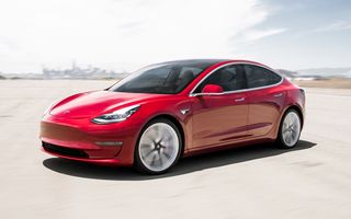 Tesla majorează cu 7.000 de euro prețul versiunii de bază a lui Model 3, în Germania