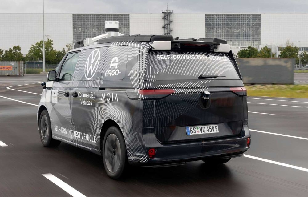 Volkswagen pregătește o versiune autonomă a lui ID. Buzz. Va debuta ca taxi în Germania - Poza 4