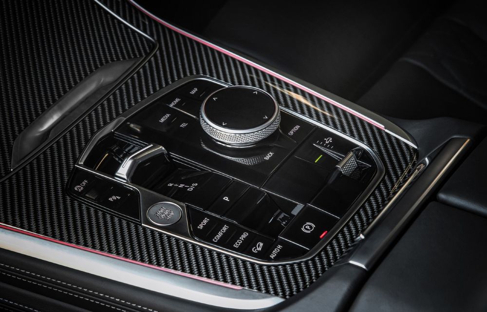 BMW X7 facelift introduce un design complet nou și folosește doar motoare electrificate - Poza 112