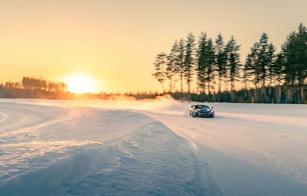 Imagini cu noul Rimac Nevera din timpul testelor de iarnă: 1.914 CP și 550 km autonomie - Poza 5