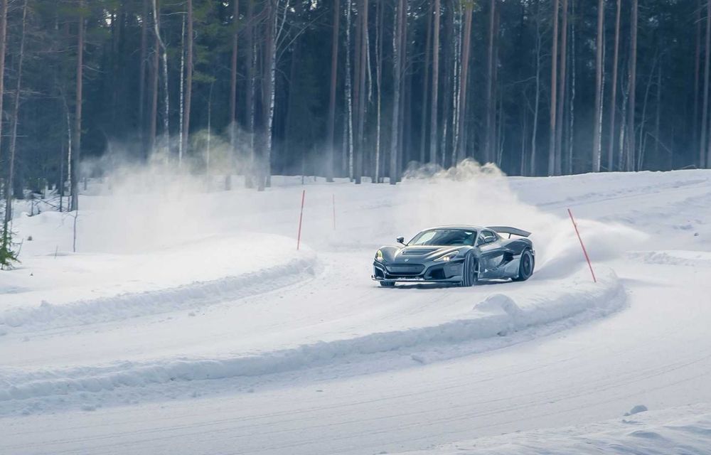 Imagini cu noul Rimac Nevera din timpul testelor de iarnă: 1.914 CP și 550 km autonomie - Poza 16