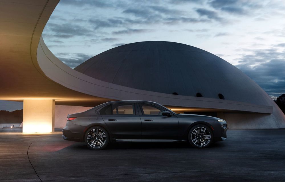 Noul BMW Seria 7: versiune electrică și ecran de 31 de inch pentru locurile din spate - Poza 76