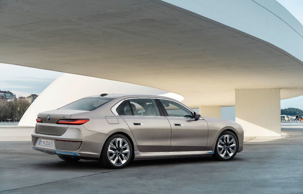 Noul BMW Seria 7: versiune electrică și ecran de 31 de inch pentru locurile din spate - Poza 18