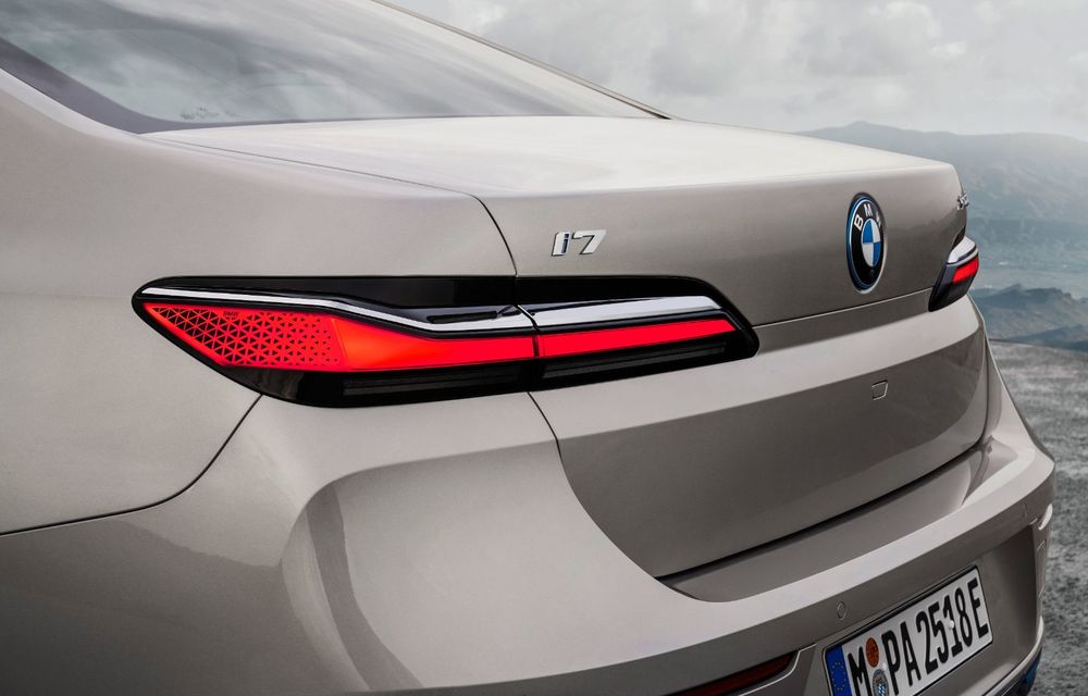Noul BMW Seria 7: versiune electrică și ecran de 31 de inch pentru locurile din spate - Poza 33
