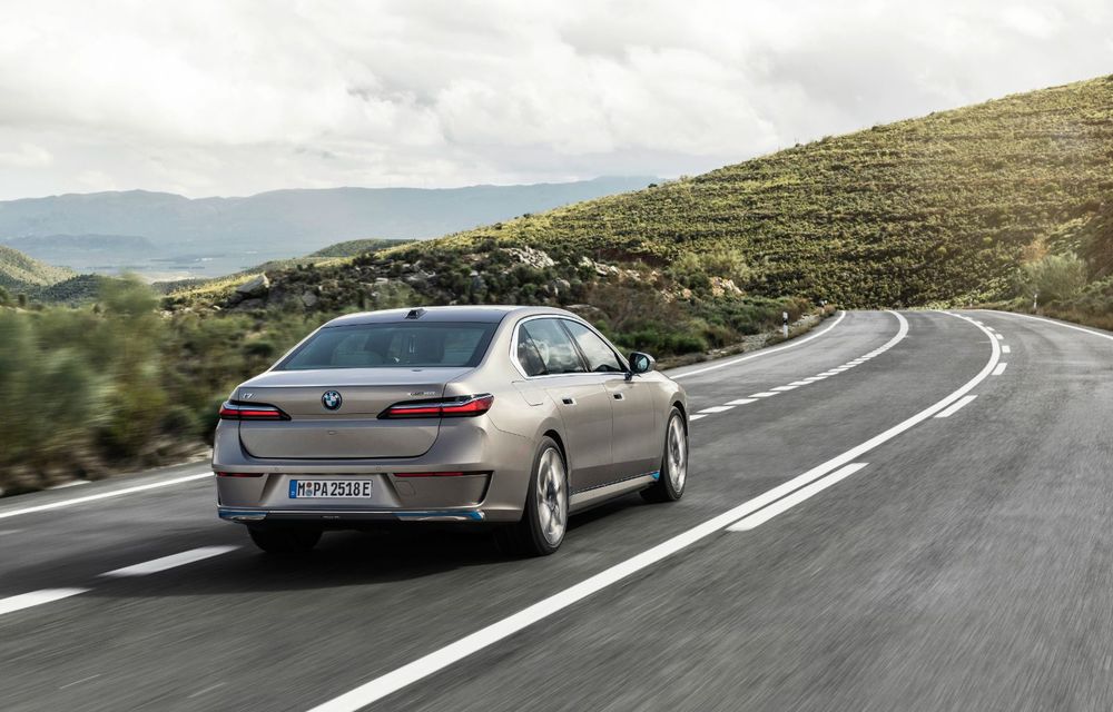 Noul BMW Seria 7: versiune electrică și ecran de 31 de inch pentru locurile din spate - Poza 24