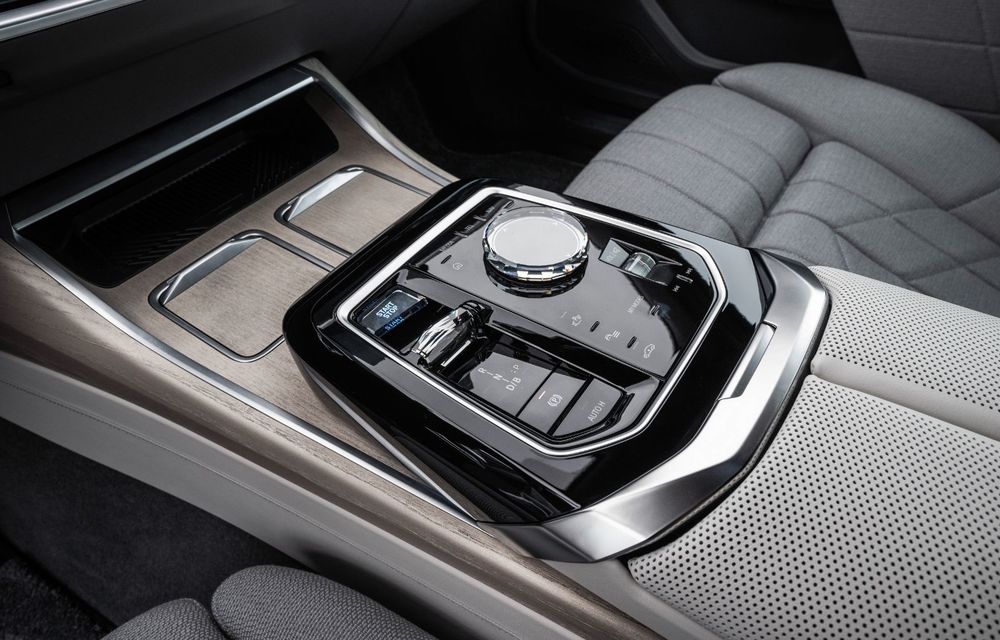 Noul BMW Seria 7: versiune electrică și ecran de 31 de inch pentru locurile din spate - Poza 46