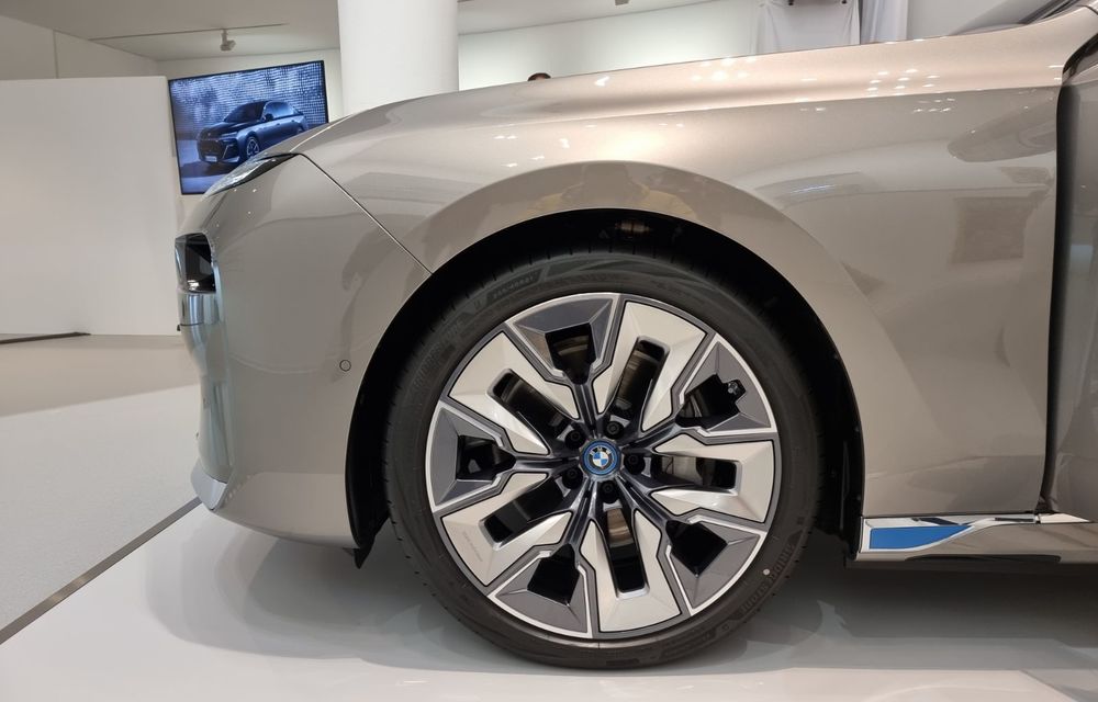 Am văzut pe viu noul BMW Seria 7: avem 5 lucruri esențiale despre limuzina germană - Poza 32