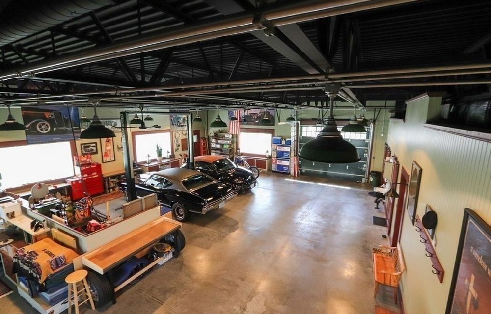 Casa la care visează orice pasionat auto: garaj de 185 mp, construit în stilul anilor ‘30 - Poza 4