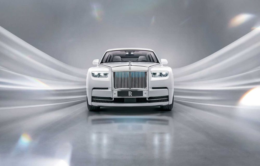 Rolls-Royce anunță îmbunătățiri pentru limuzina Phantom: jante noi și grilă iluminată - Poza 2