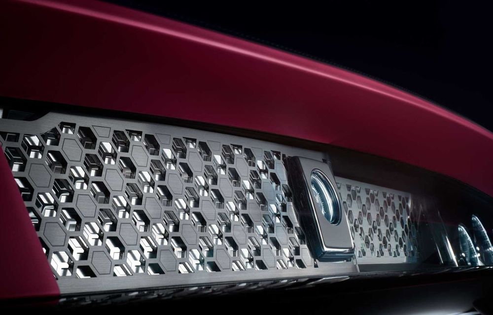 Rolls-Royce anunță îmbunătățiri pentru limuzina Phantom: jante noi și grilă iluminată - Poza 19