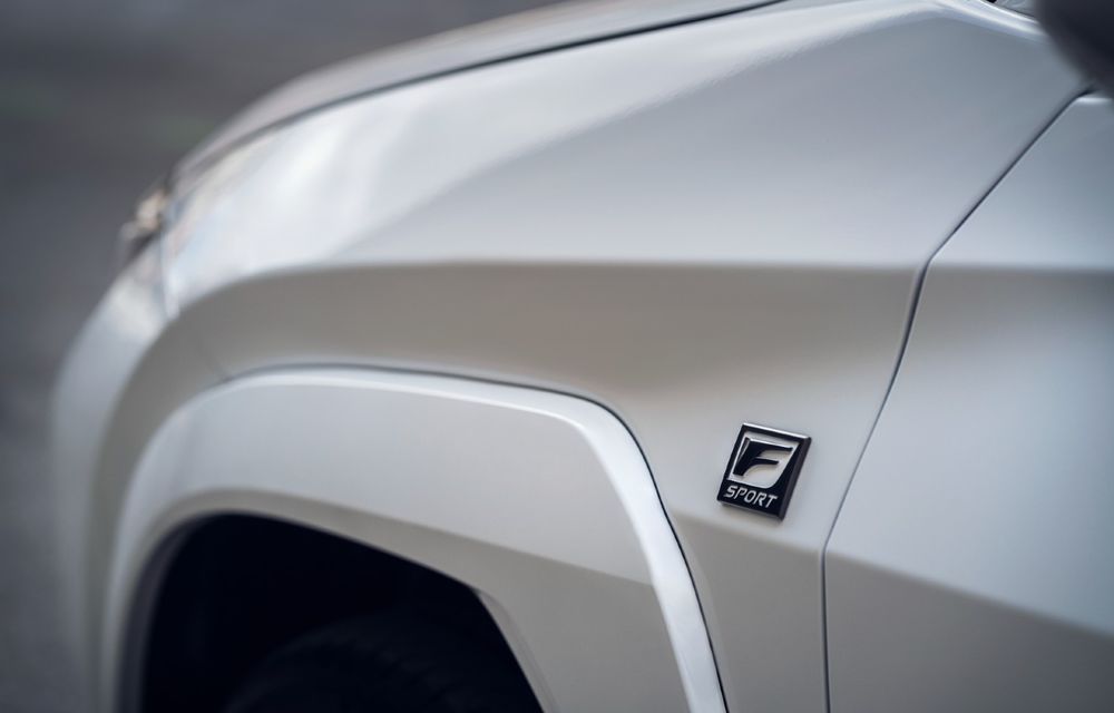 Noutăți pentru Lexus UX: sistem multimedia nou și linie de echipare F SPORT Design - Poza 16