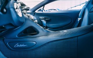 Bugatti Centodieci: Asamblarea unui interior durează aproximativ 4 luni