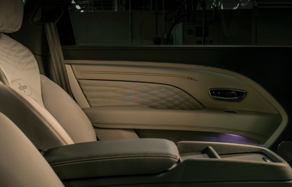 Ediție limitată Bentley Bentayga EWB Azure First Edition: ampatament mărit, disponibilă doar 12 luni - Poza 7